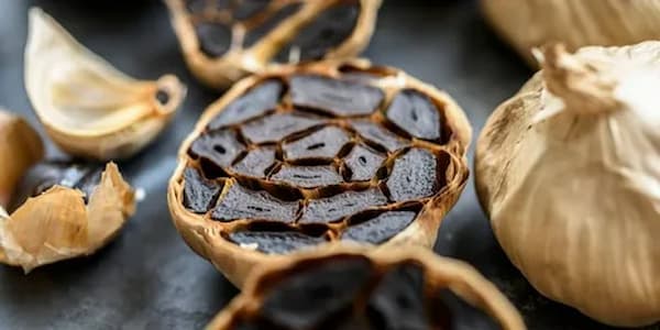 تصویر 1 از قیمت سیر سیاه فله ای + خرید باور نکردنی